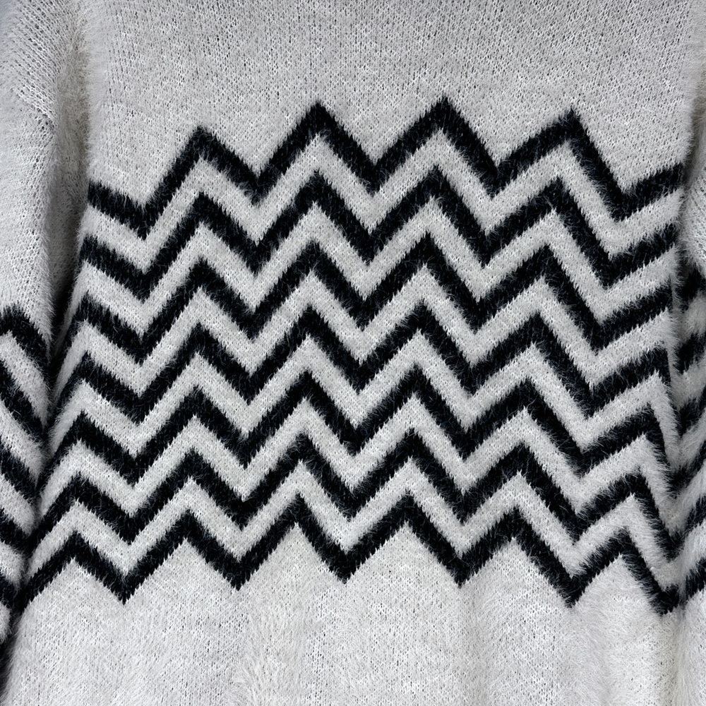Sioni cream and black chevron extra long super soft ( angora feel ) cardigan, S - Picture 8 of 12